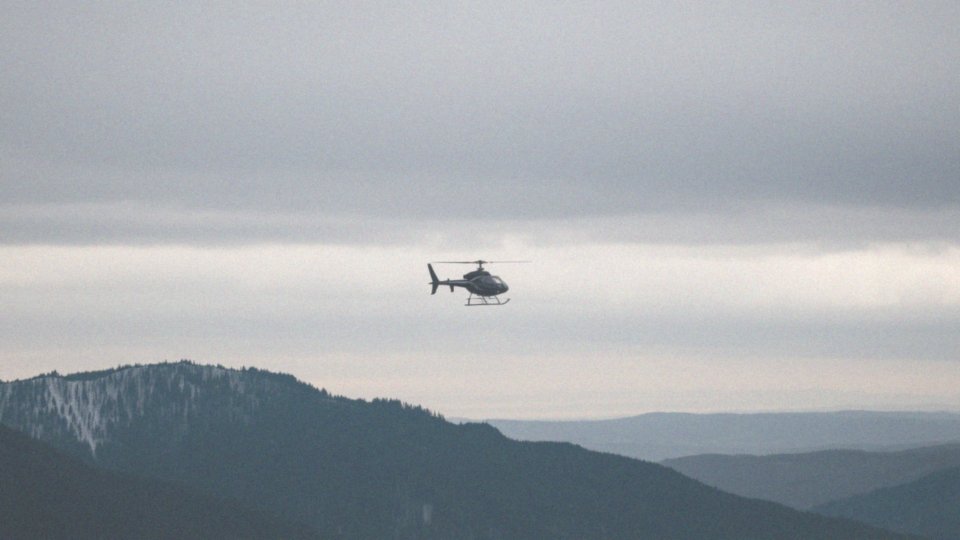 Ile wynosi średni czas lotu helikopterem?